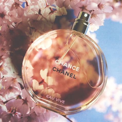 chanel vie|CHANCE EAU VIVE .